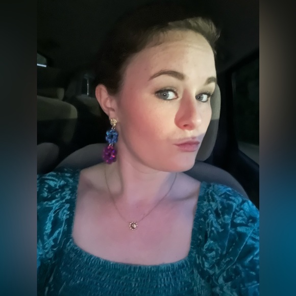 Meet your Posher, Rebecca - Picture 2 of 9